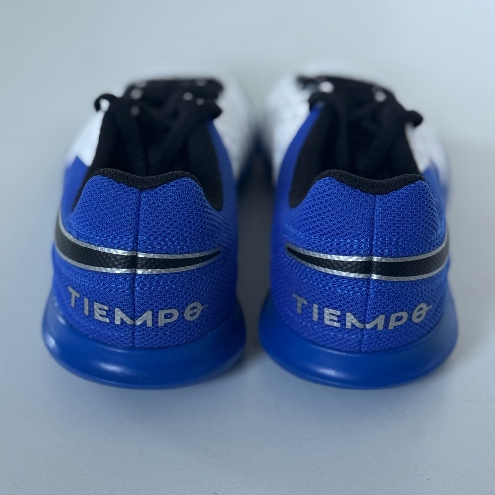 New Nike White and Blue Indoor Cleats - Picture 4 of 9